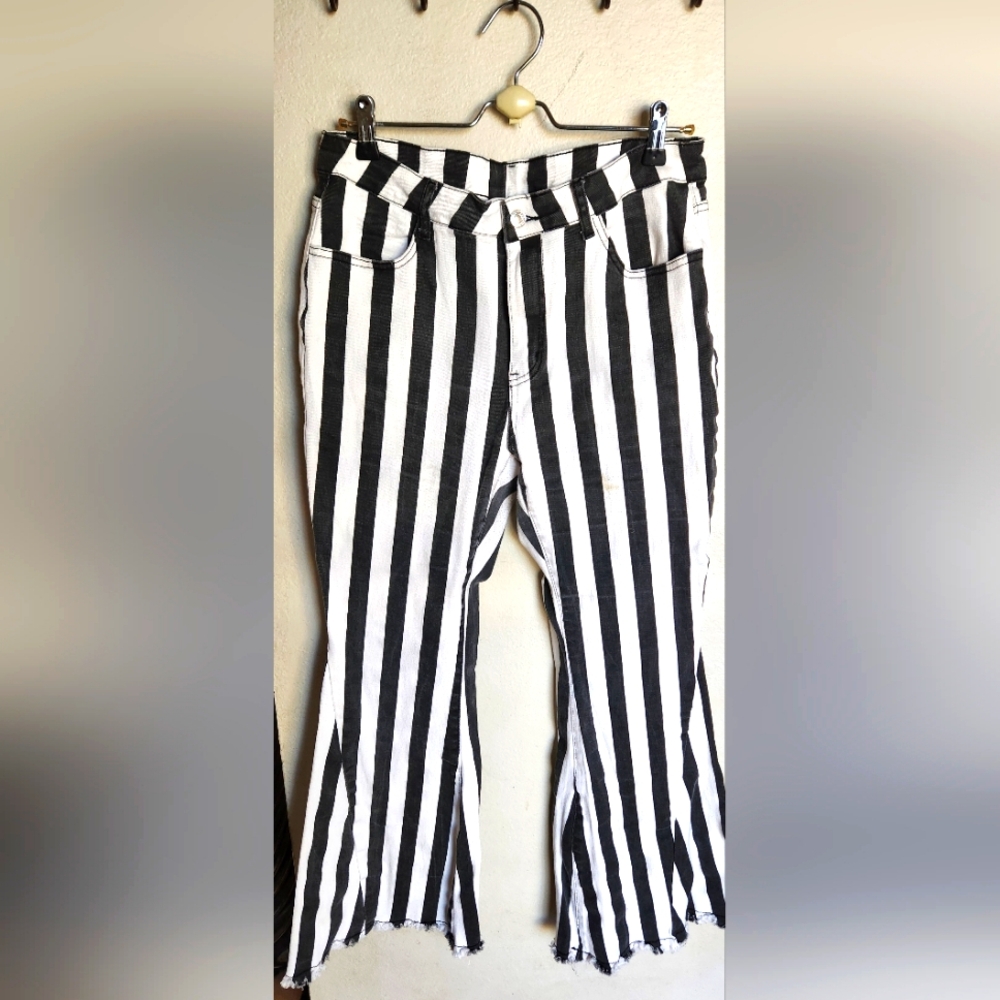 Stripped high waisted black and white bell leg pants size 14
